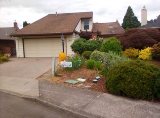 10585 SW Century Oak Dr, Tigard, OR 97224