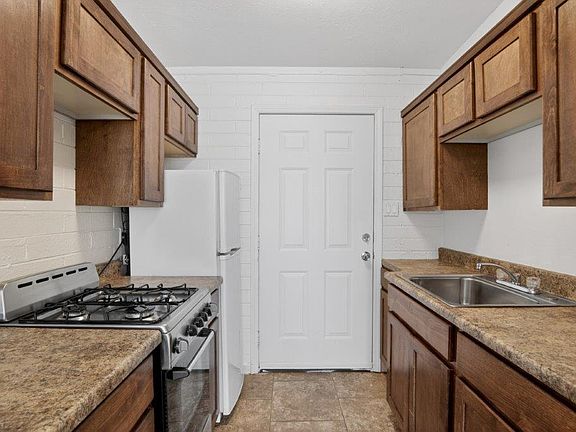3rd image of 502 N 11th St APT 4