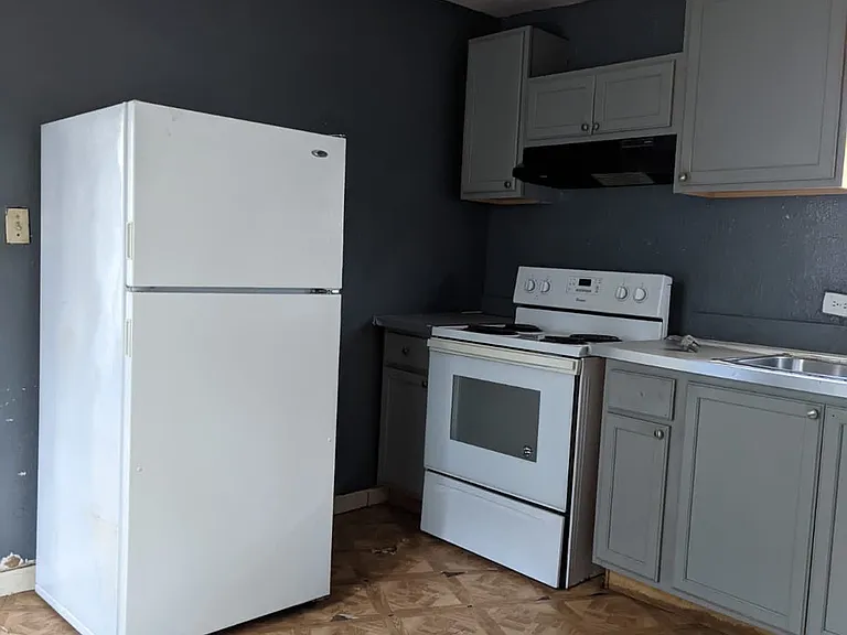 7621 Canal St — Photo 3