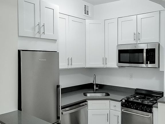 2nd image of 417 W 56th St #B2