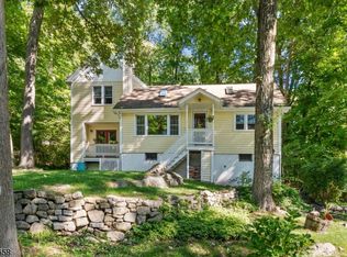 7 Kenosha Rd, Highland Lakes, NJ 07422