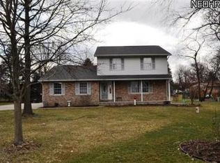 1916 Henton Cir NE, Canton, OH 44705