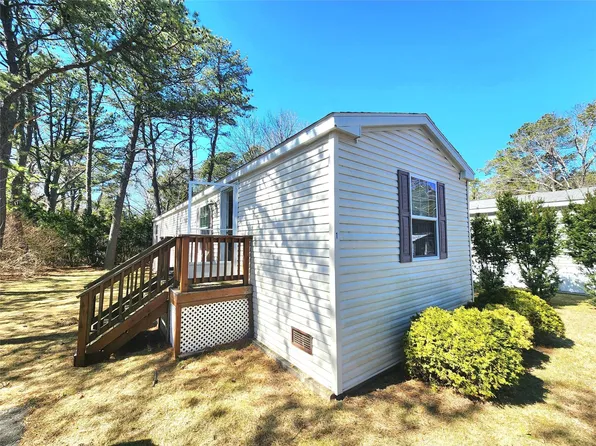 525 riverleigh Ave #1, Riverhead, NY 11901