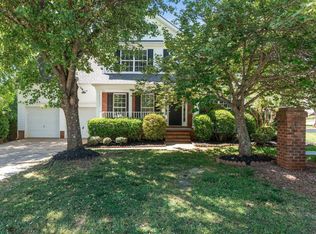 2 Summer Glen Dr, Simpsonville, SC 29681