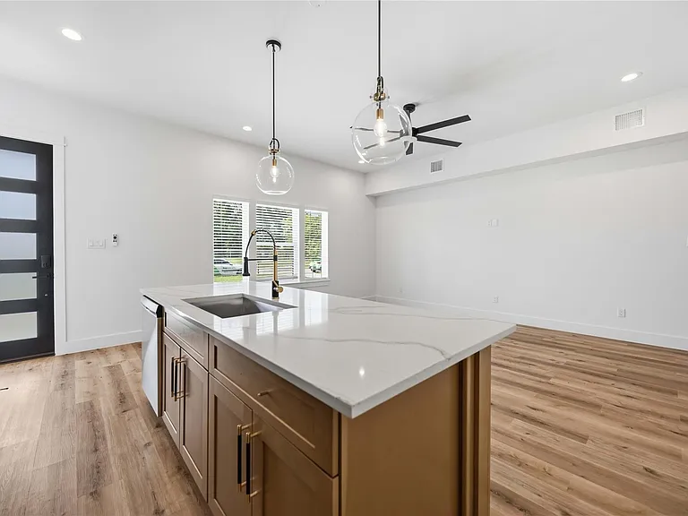 4027 Cork Dr — Photo 8