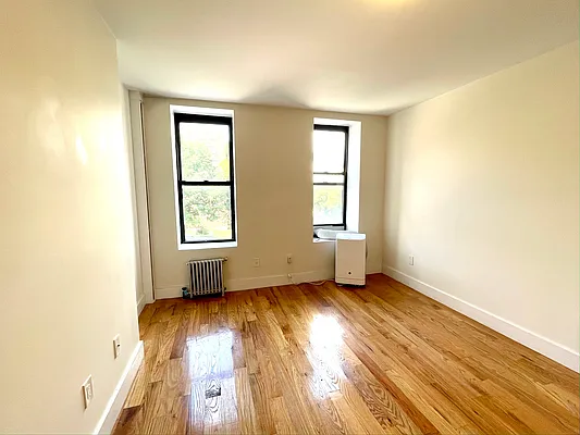 Rented by Bond New York | media 2