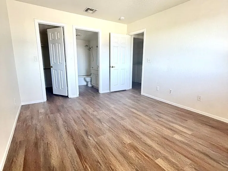 601 Cabrillo Cir #322 — Photo 13