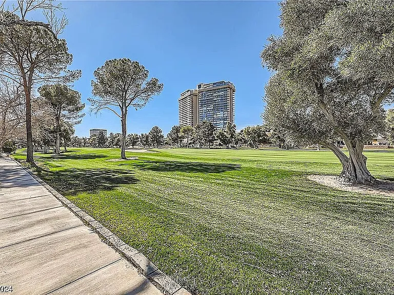 3141 Pinehurst Dr #C — Photo 50