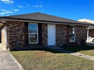 9106 Amour Dr, Chalmette, LA 70043