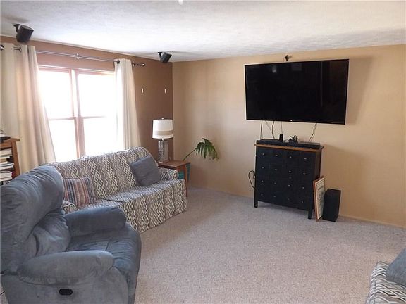 4th image of 1381 Brookedge Dr
