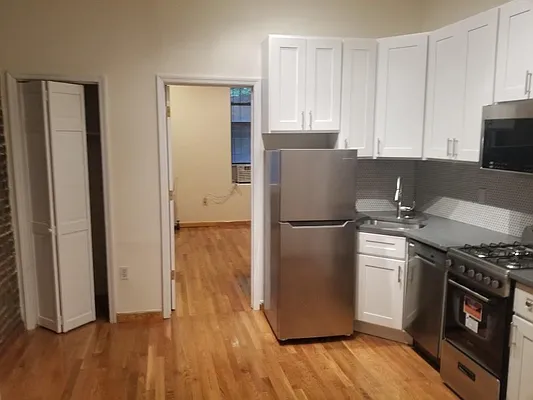 Rented by Chartwell Manhattan Realty | media 20