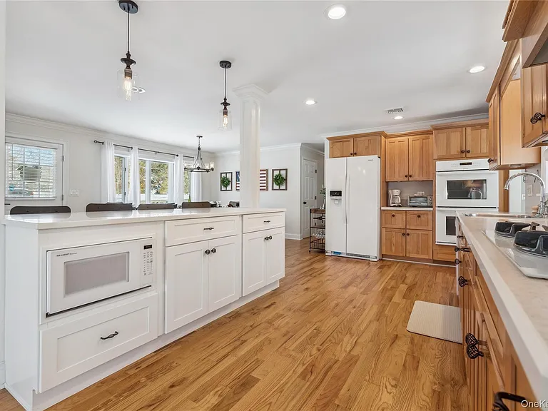 144 Manor Ln — Photo 9