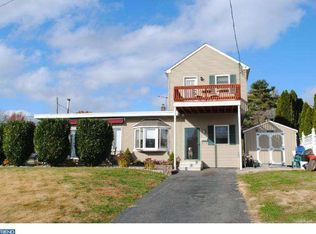 97 Riverside Ave, Prospect Park, PA 19076