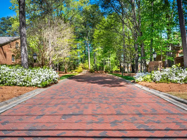 12 Innisfree Dr, Durham, NC 27707