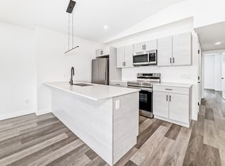 760 McCalman Ave #A, Winnipeg, MB R2L1G7