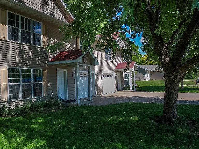 1213 E Bremer Ave #1213 — Photo 2