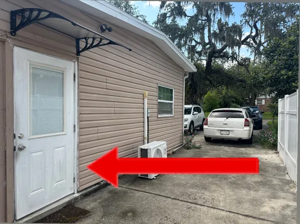 427 S Riverhills Dr, Temple Terrace, FL 33617