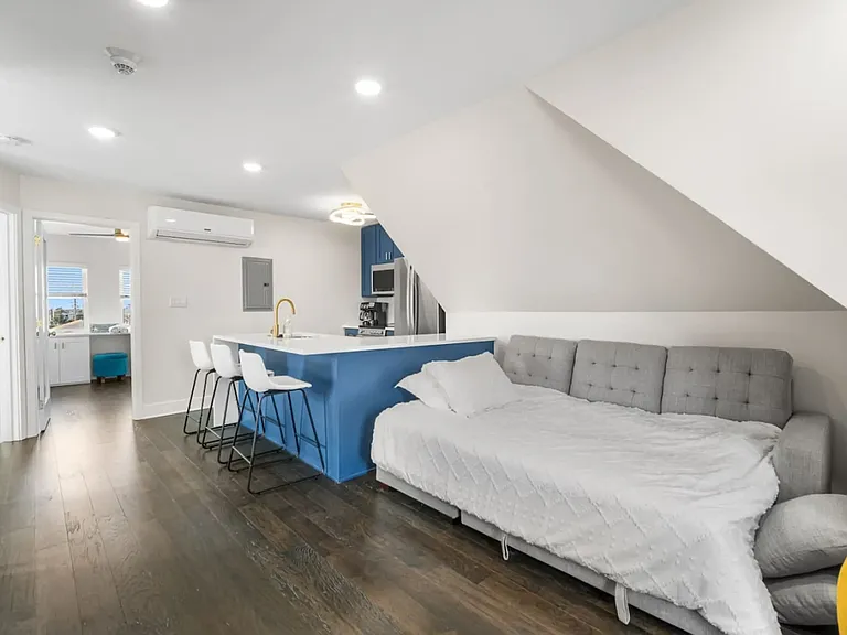 1059 Asbury Ave #3 — Photo 1