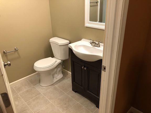 5th image of 924 NE Kamies Ln #924