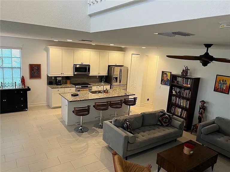 11736 SW 13th Ct — Photo 7