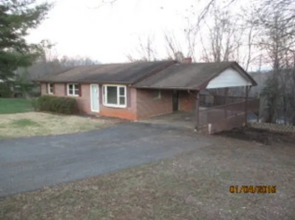 446 Blue Ridge Yacht Club Rd, Bassett, VA 24055