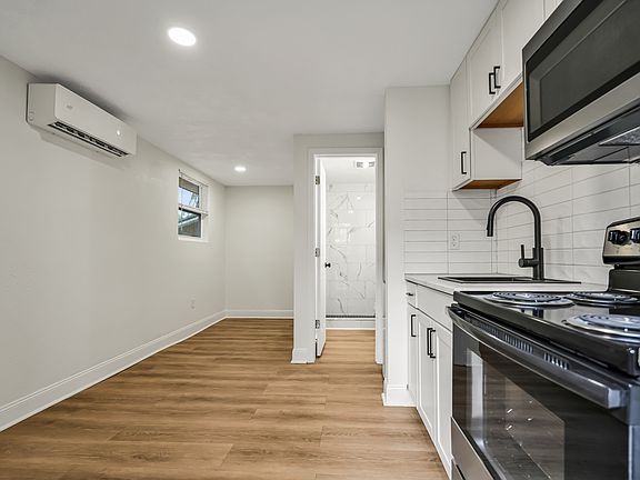 3rd image of 3238 Green St #2
