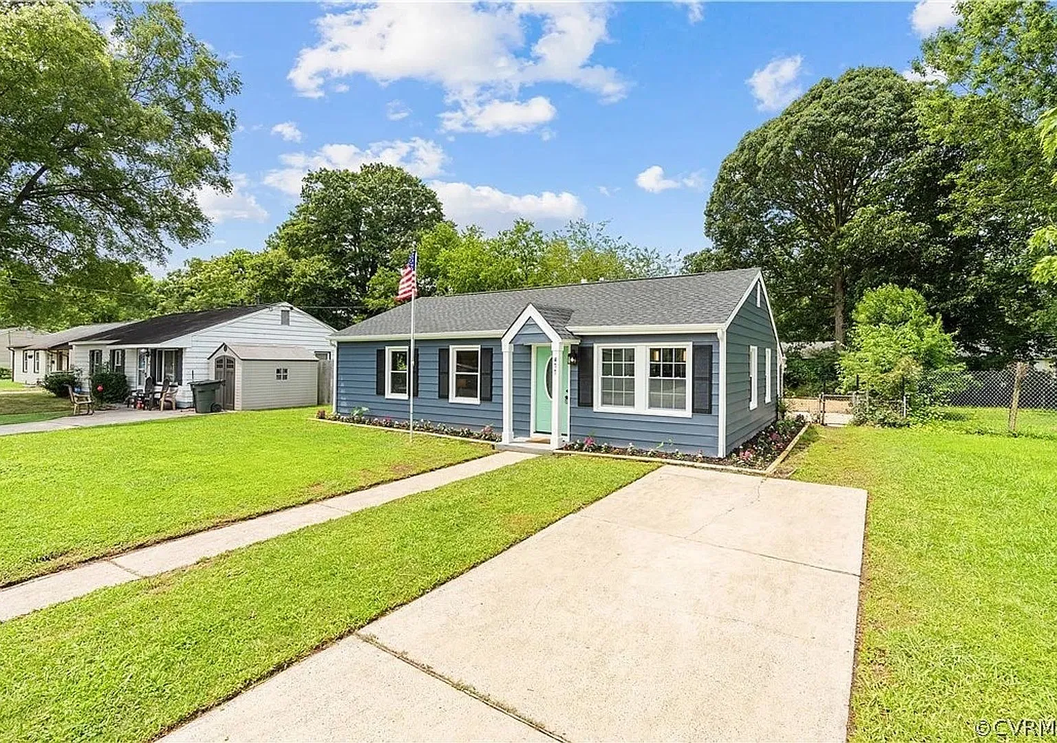 477 Cedar Dr — Photo 1