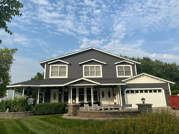 8664 Xenium Ln N, Maple Grove, MN 55369