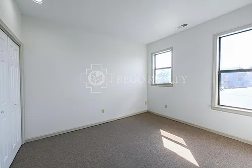 60 Main St #G Photo 1