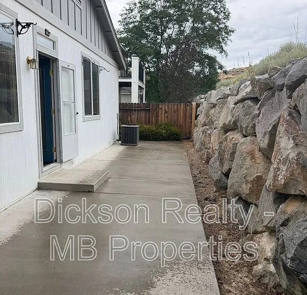 2388 Sapphire Ridge Way — Photo 18