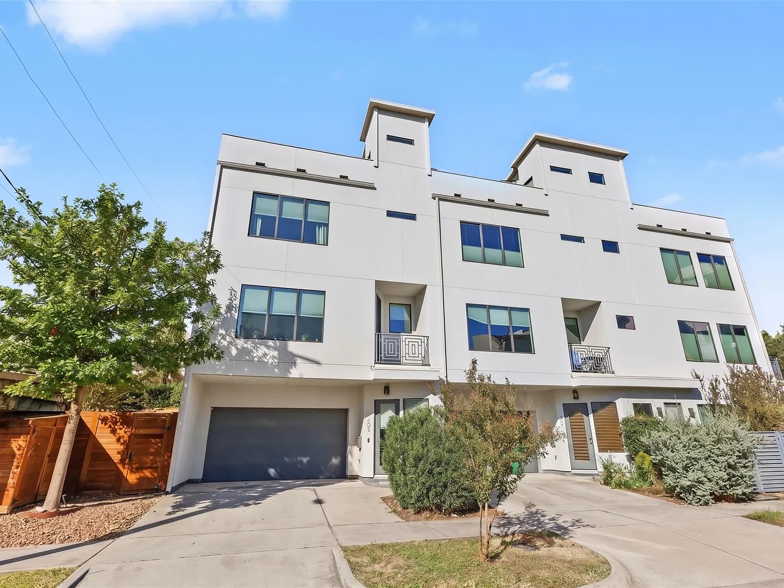 3 bed, 3.5 bath, 2582 sqft, $4,500 — Photo 3