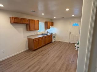 408 S Brown St #B, Bakersfield, CA