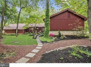10 Forage Ln, Cherry Hill, NJ 08003