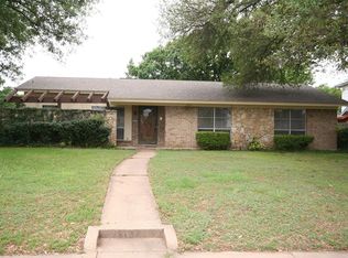 906 Carleton Dr, Richardson, TX 75081