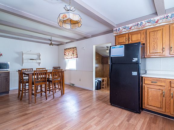 5th image of 329 Blaine Ave