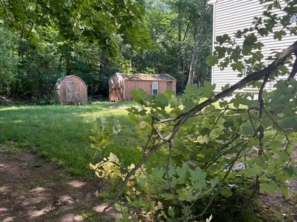 79 Border Rd, Holbrook, MA 02343
