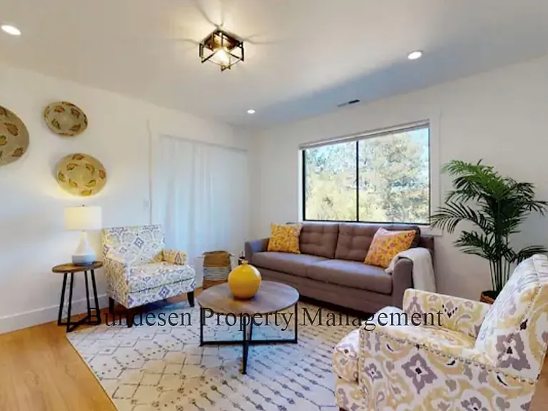 4 Lone Oak Ct — Photo 8