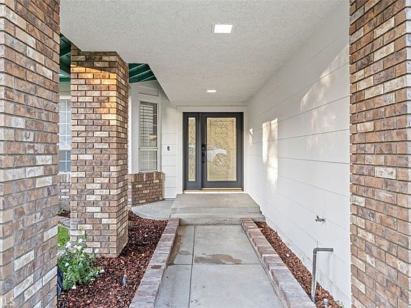 3rd image of 14439 Grandifloras Rd