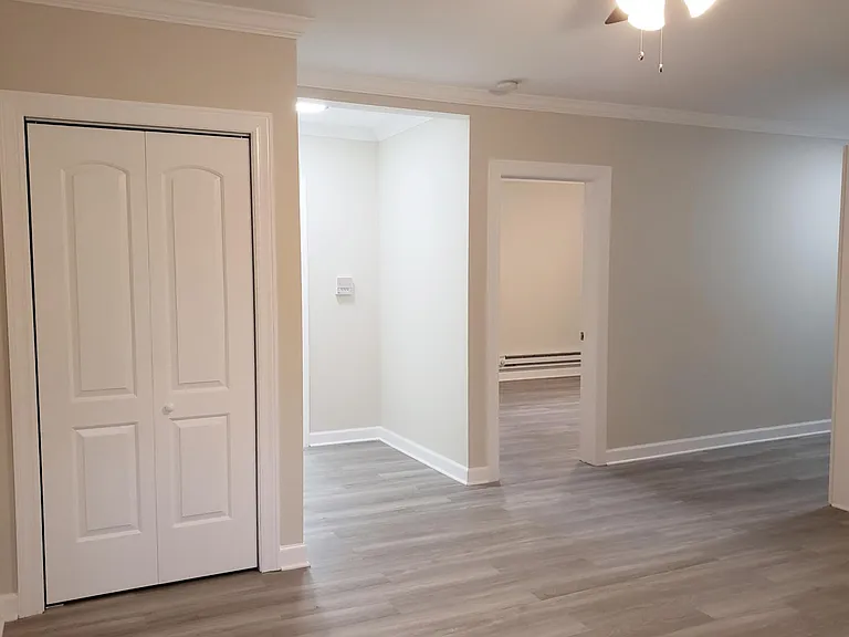 4222 N Clark St #1 — Photo 6