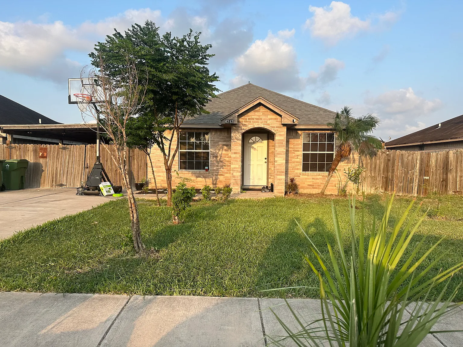6712 Pino Azul — Photo 1