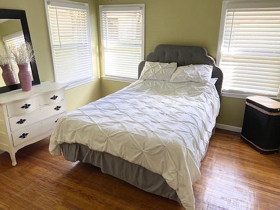 3rd image of 412 N Oak Cliff Blvd
