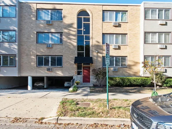 644 Lake St APT 1W, Oak Park, IL 60301