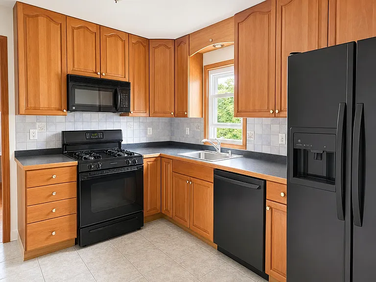 284 Livingston Ave #2 — Photo 6
