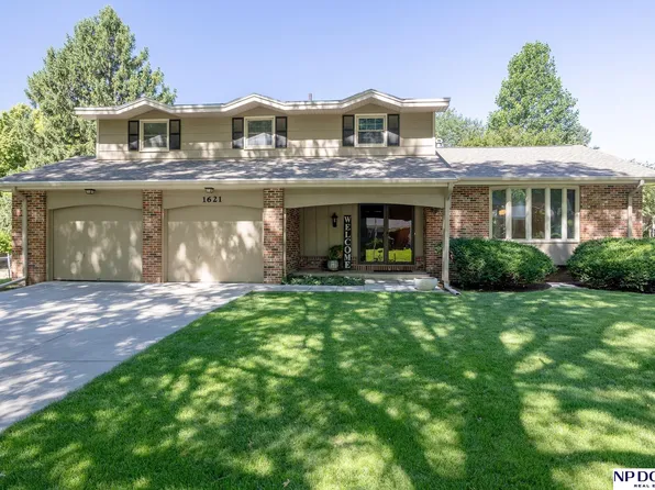 1621 Broadmoore Dr, Lincoln, NE 68506