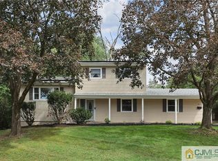 11 Continental Rd, Somerset, NJ 08873