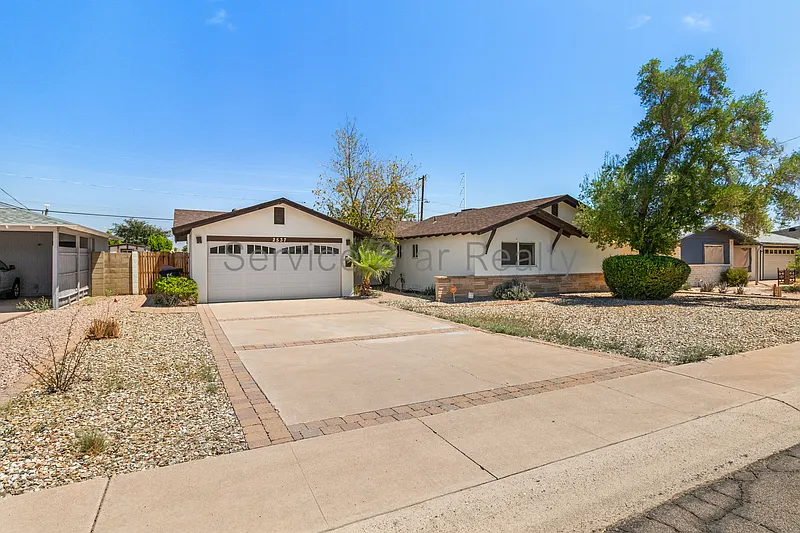 3 bed, 2.0 bath, 1579 sqft, $2,850 — Photo 2