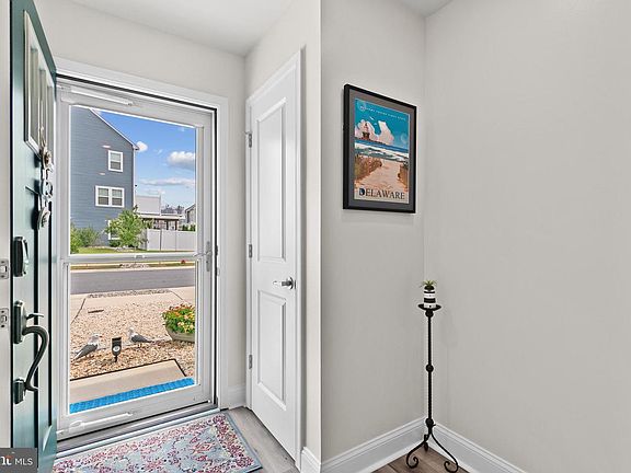 3rd image of 36117 Auburn Way