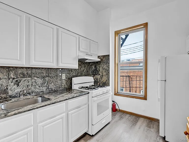 12 N Broadway #1 — Photo 12