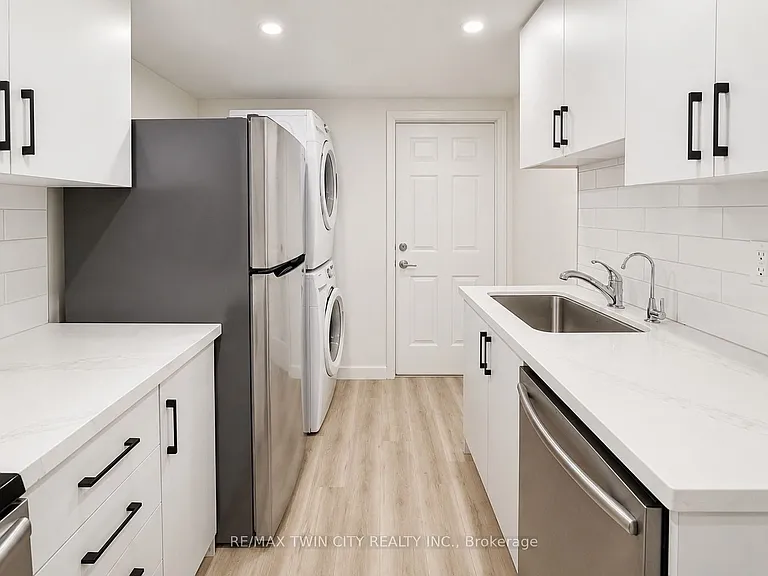 166 Ladyslipper Dr #BASEMENT — Photo 14