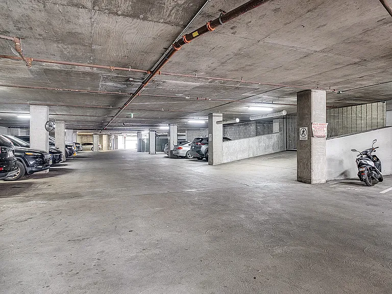140 S Van Ness Ave #1131 — Photo 22